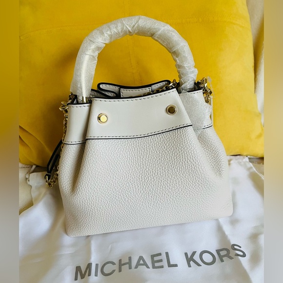 NWT Micheal Kors Rosie Small Ring Bucket Shoulder/Crossbody Bag with Dust bag. - Picture 4 of 15